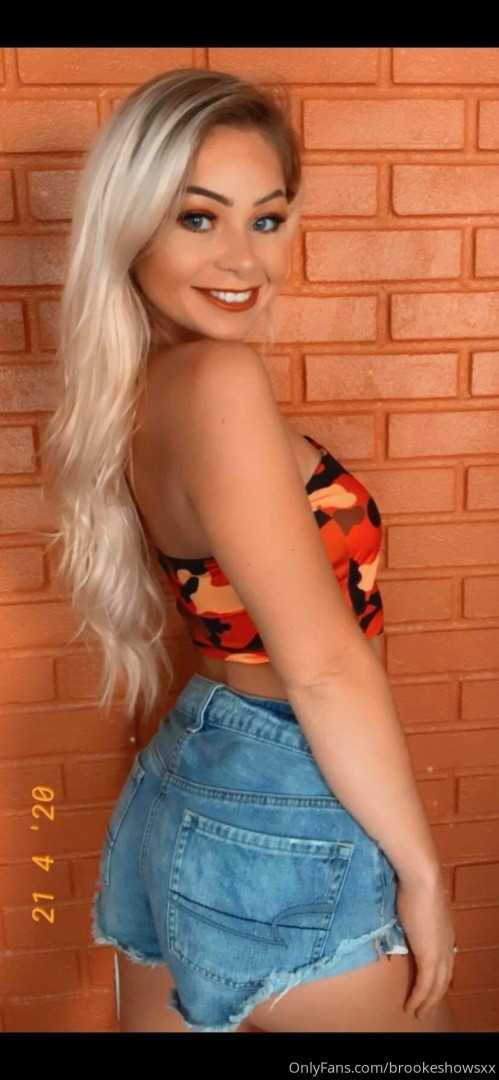 Photo by brookeshowsxx published on October 16,2023 21:40:31 - BestThots