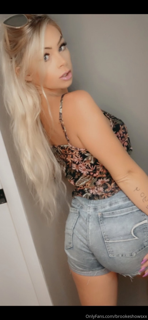 Photo by brookeshowsxx published on October 16,2023 21:42:17 - BestThots