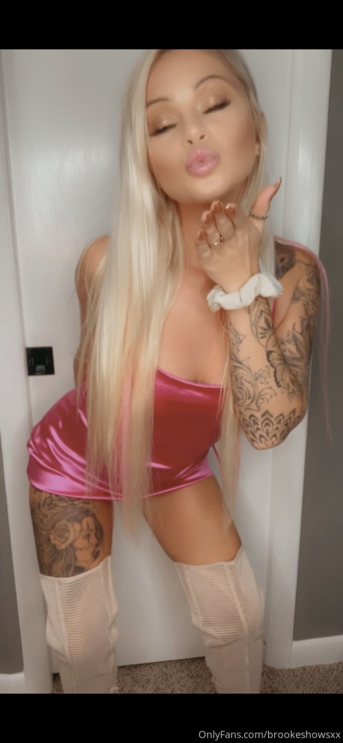 Photo by brookeshowsxx published on October 16,2023 21:44:46 - BestThots