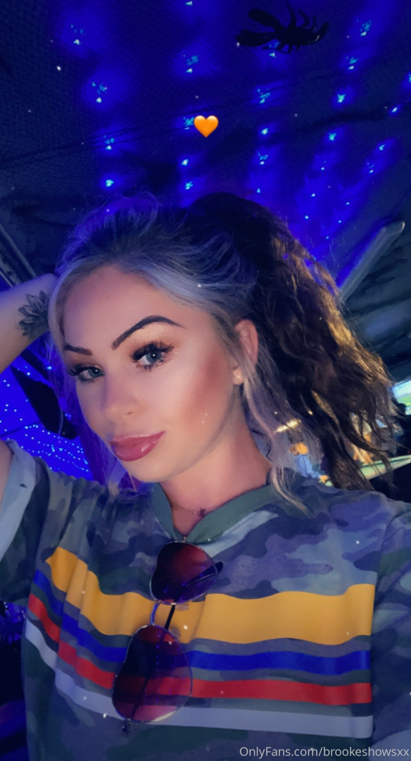 Photo by brookeshowsxx published on October 16,2023 21:51:55 - BestThots