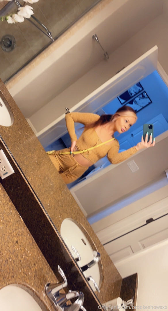 Photo by brookeshowsxx published on October 16,2023 21:58:45 - BestThots