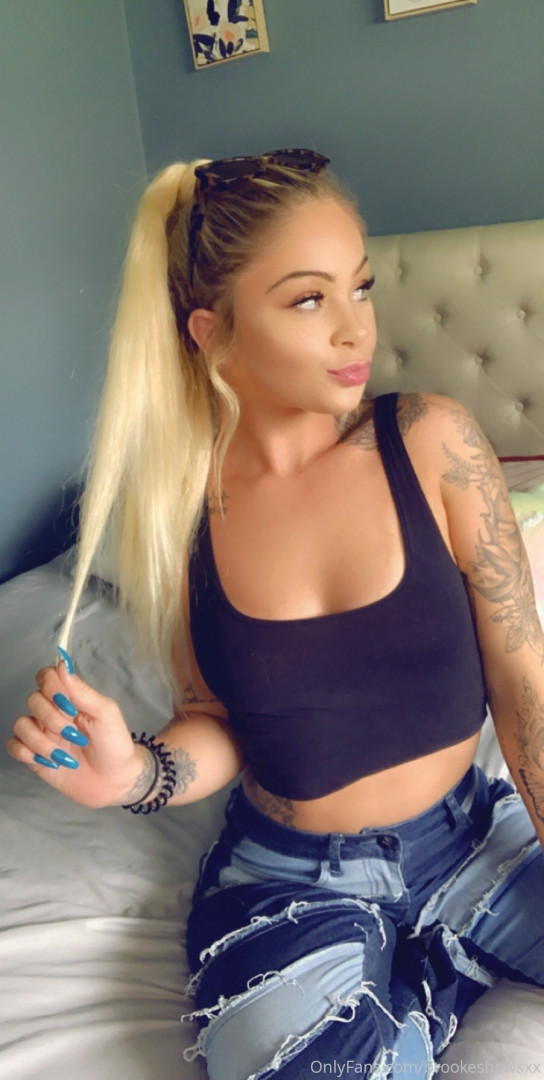 Photo by brookeshowsxx published on October 16,2023 22:15:22 - BestThots