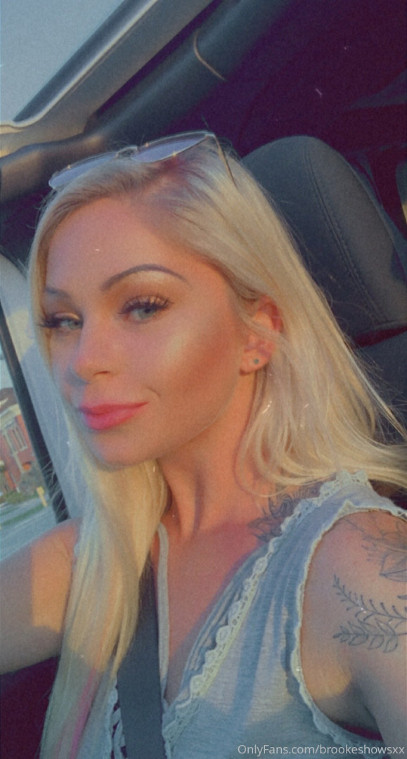 Photo by brookeshowsxx published on October 16,2023 22:22:22 - BestThots