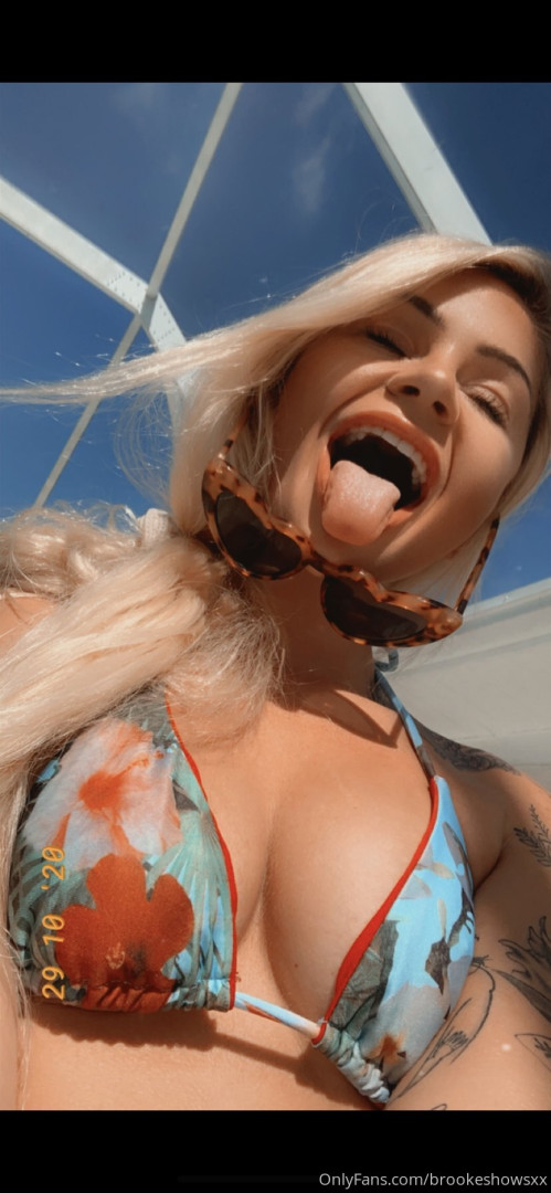 Photo by brookeshowsxx published on October 16,2023 22:31:21 - BestThots