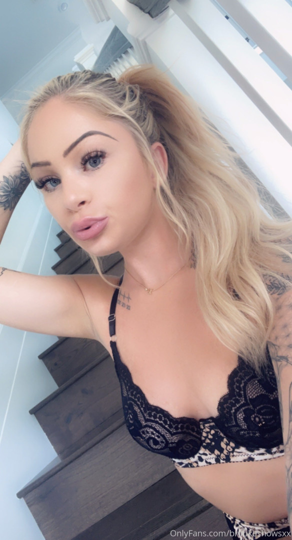 Photo by brookeshowsxx published on October 16,2023 22:33:48 - BestThots