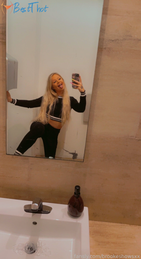 Photo by brookeshowsxx published on January 26,2025 16:01:10 - BestThots