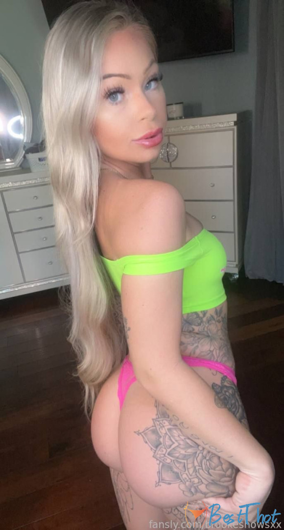 Photo by brookeshowsxx published on January 26,2025 20:01:47 - BestThots