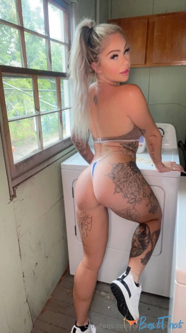 Photo by brookeshowsxx published on February 7,2025 12:01:16 - BestThots