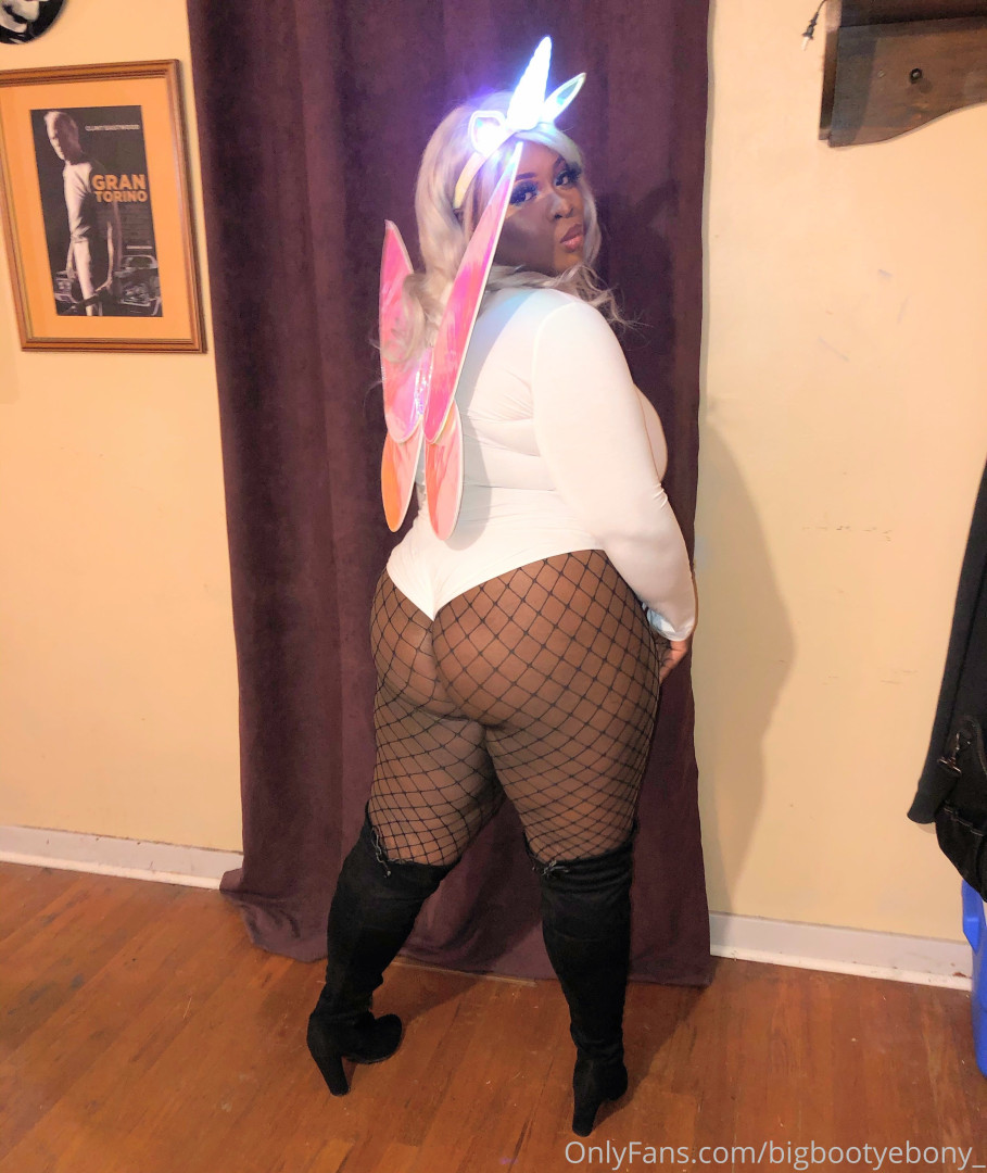 Photo by bigbootyebonyy published on December 10,2023 13:58:16 - BestThots