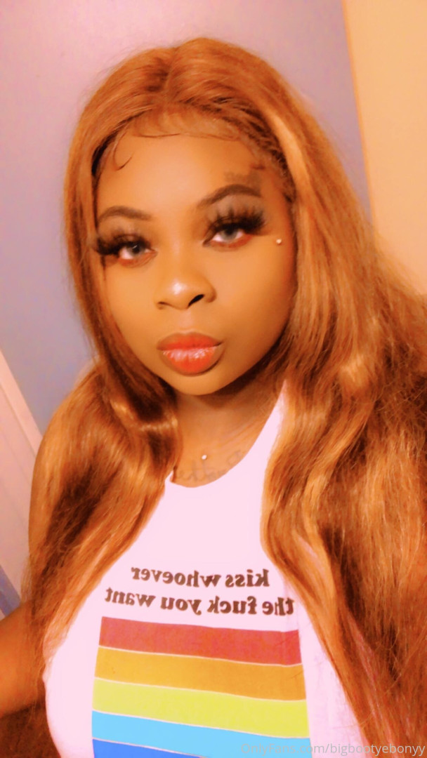 Photo by bigbootyebonyy published on December 10,2023 14:00:00 - BestThots