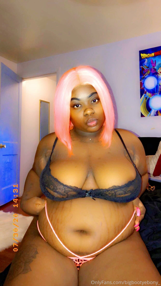 Photo by bigbootyebonyy published on December 10,2023 14:00:14 - BestThots
