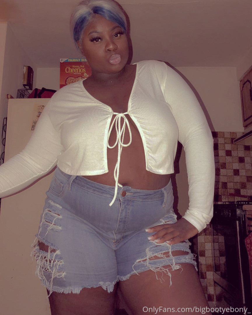 Photo by bigbootyebonyy published on December 10,2023 14:00:39 - BestThots