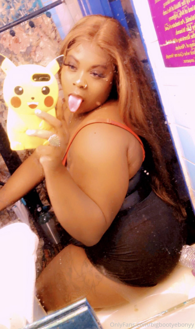 Photo by bigbootyebonyy published on December 10,2023 14:01:06 - BestThots