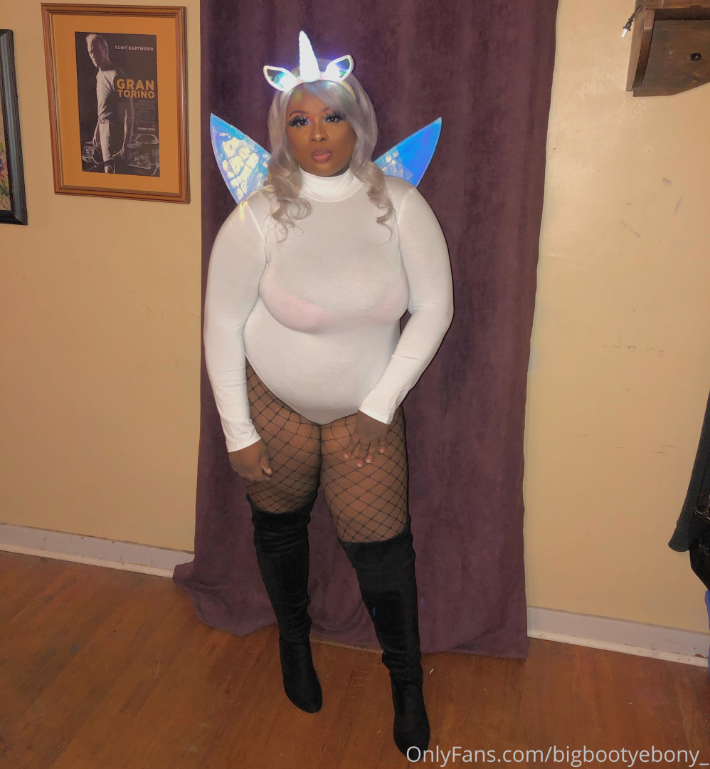 Photo by bigbootyebonyy published on December 10,2023 14:01:54 - BestThots