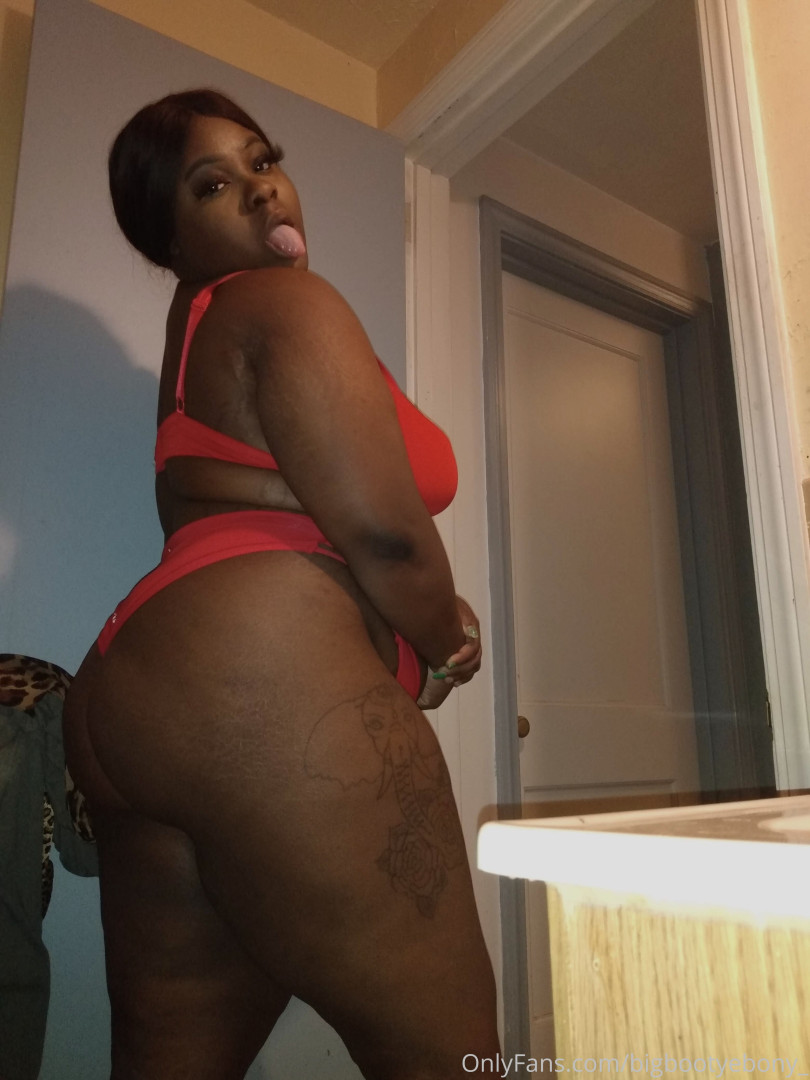 Photo by bigbootyebonyy published on December 10,2023 14:02:19 - BestThots