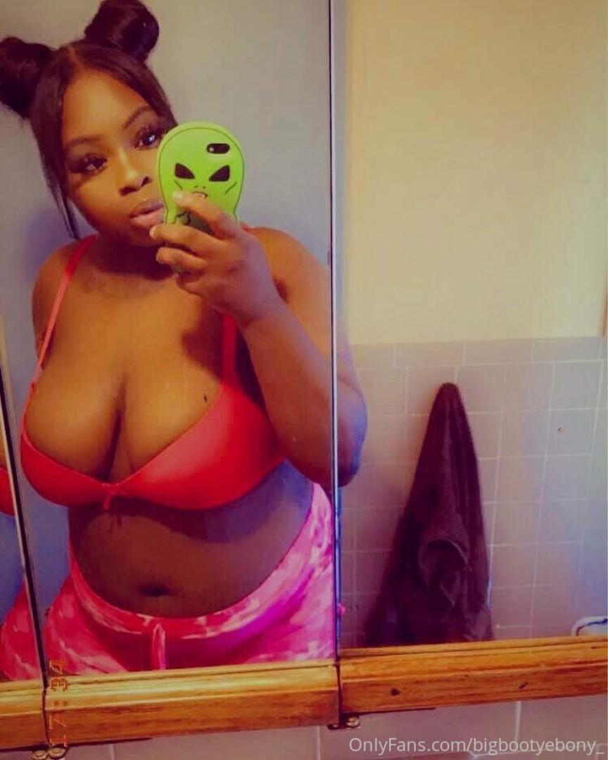 Photo by bigbootyebonyy published on December 10,2023 14:03:05 - BestThots