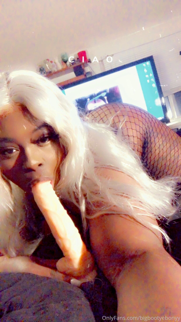 Photo by bigbootyebonyy published on December 10,2023 14:03:08 - BestThots