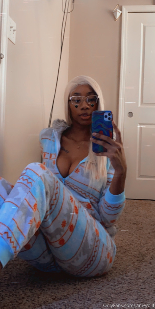 Photo by womanflo published on May 16,2023 00:35:49 - BestThots