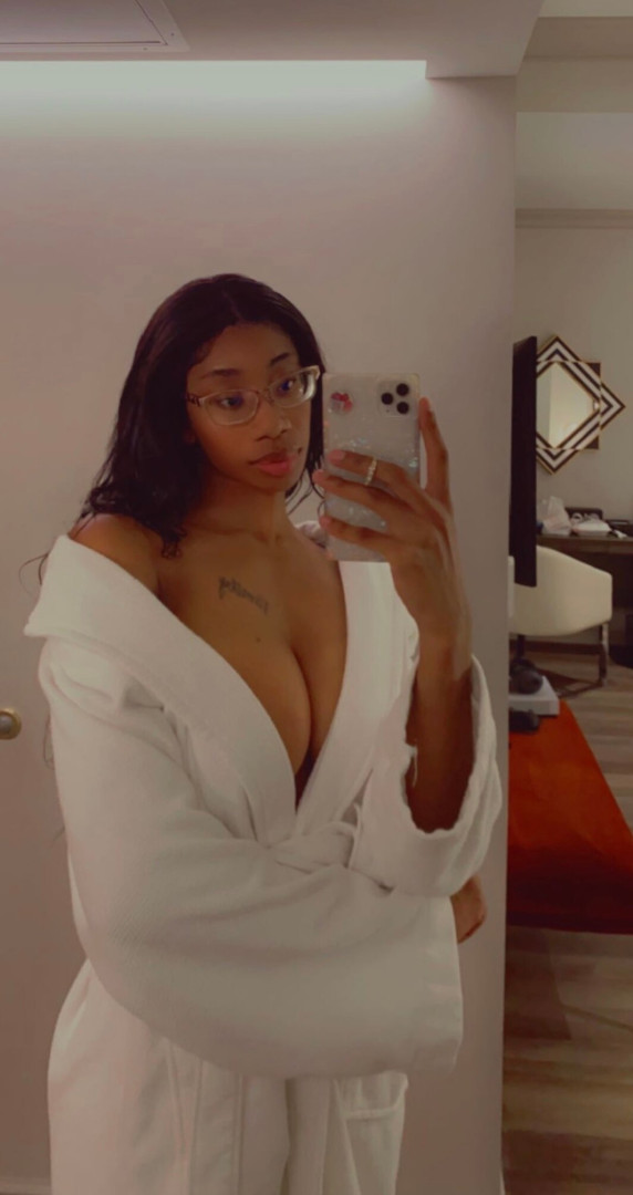 Photo by womanflo published on May 16,2023 00:36:39 - BestThots
