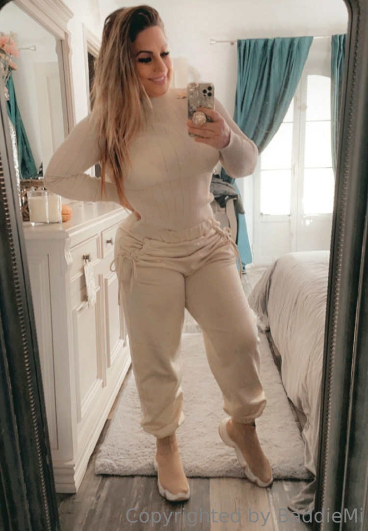 Photo by baddiemi published on October 16,2023 17:44:23 - BestThots