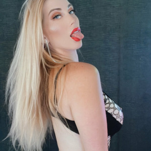 amberhayes #6957434