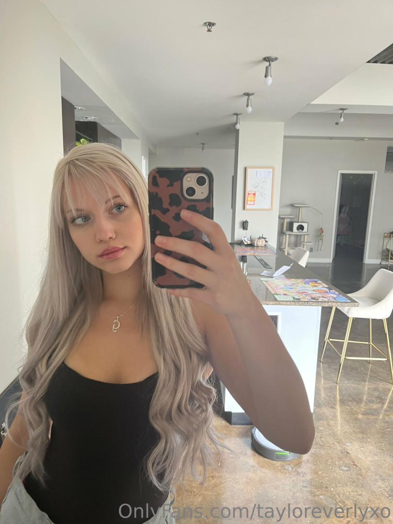 Photo by tayloreverlyxo published on October 12,2023 21:10:25 - BestThots