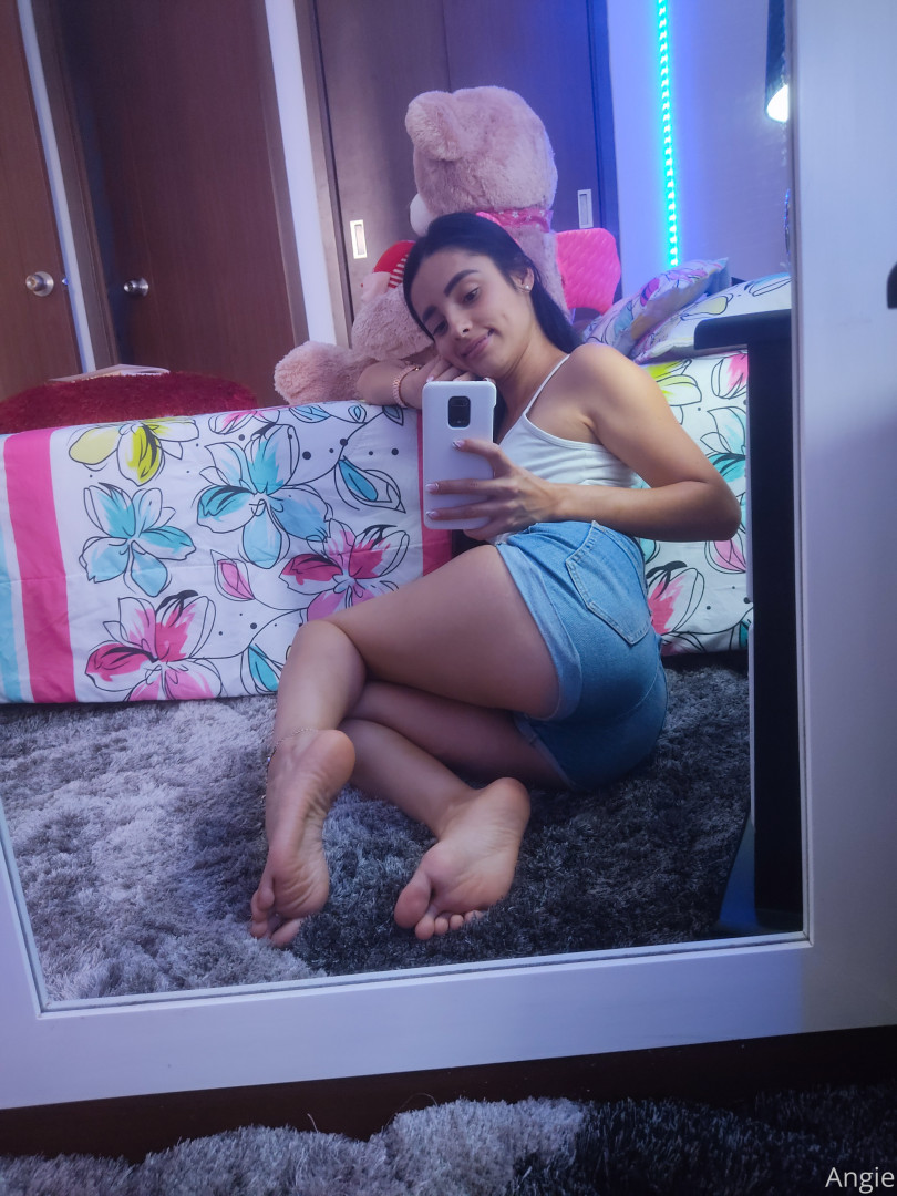 Photo by angieefeet published on November 21,2023 15:07:57 - BestThots