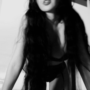 ariana #8606833