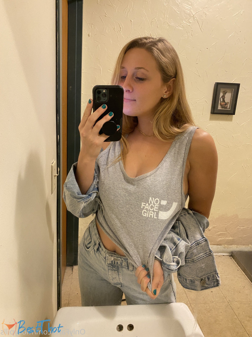 Photo by mollypills published on December 19,2024 12:05:43 - BestThots