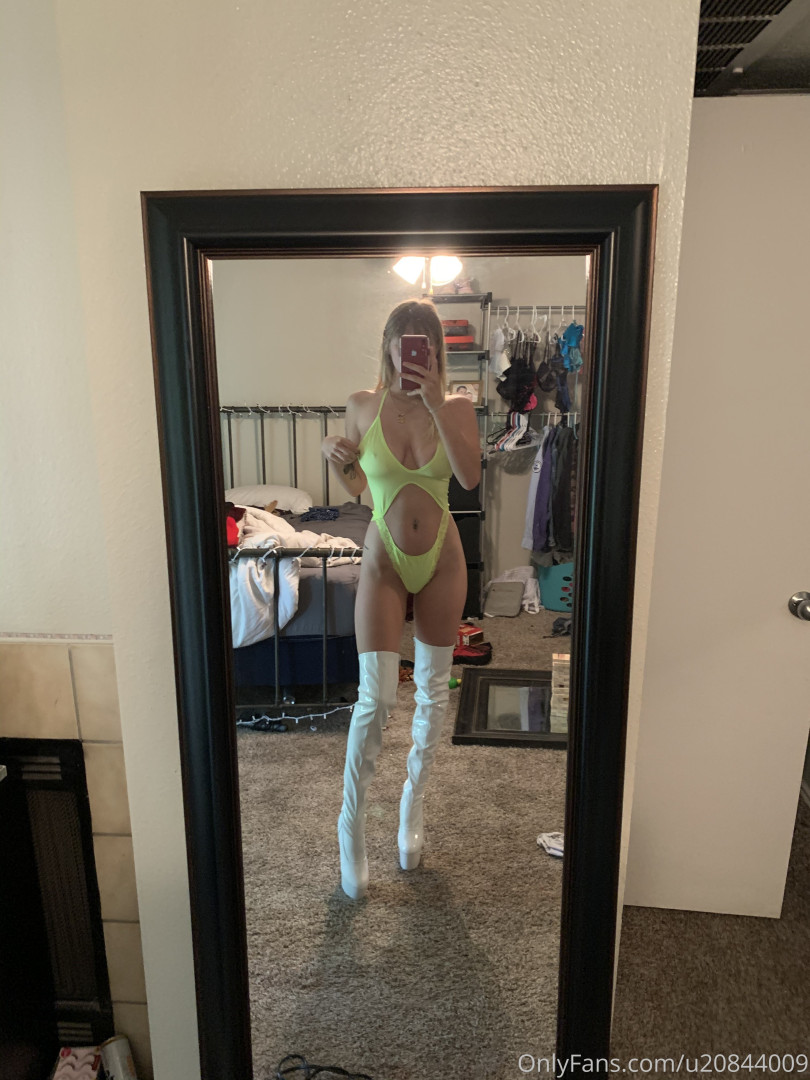 Photo by angelyoungsxxx published on June 11,2023 13:43:27 - BestThots