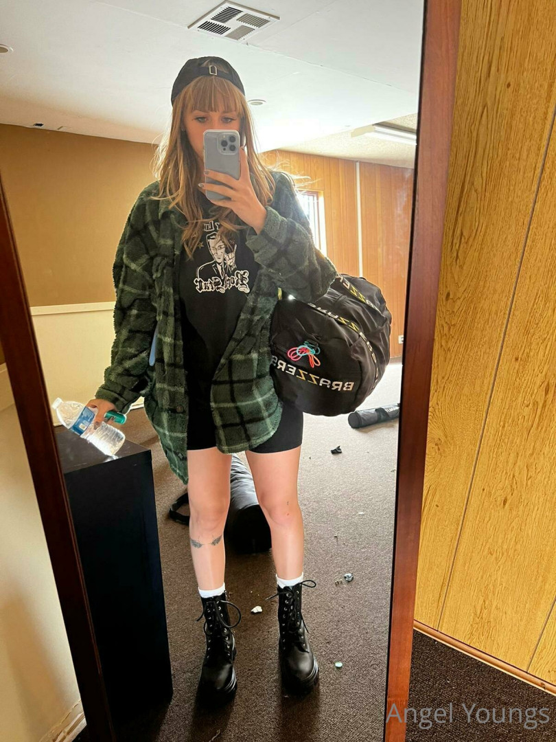 Photo by angelyoungsxxx published on June 11,2023 13:43:50 - BestThots