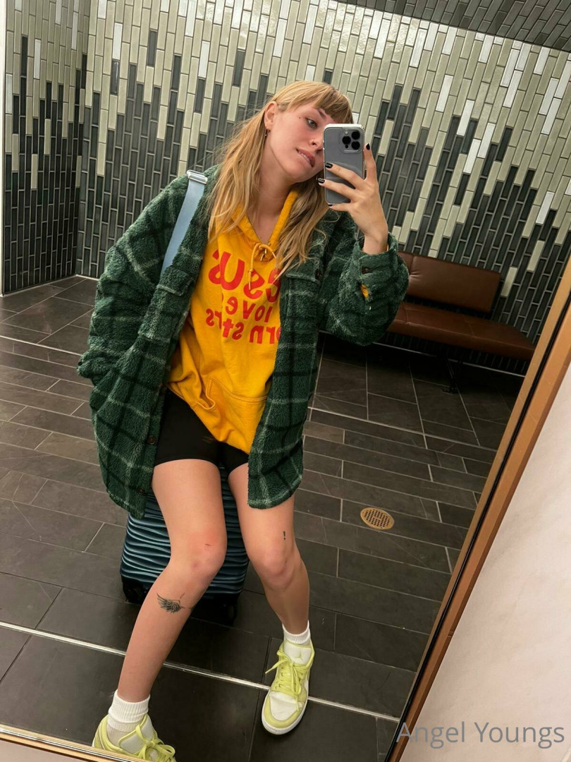 Photo by angelyoungsxxx published on June 11,2023 13:47:48 - BestThots