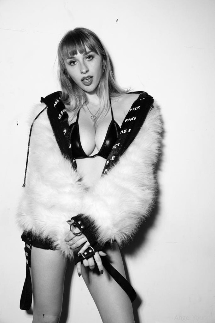Photo by angelyoungsxxx published on June 11,2023 13:51:35 - BestThots
