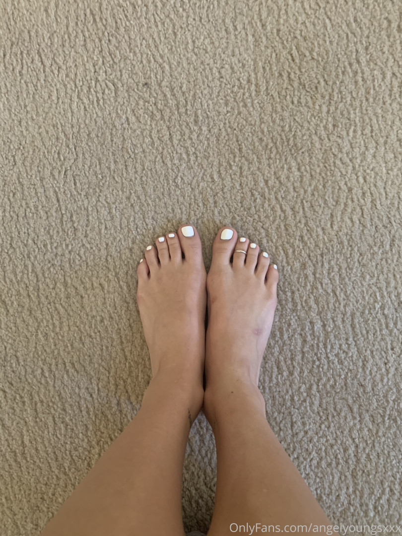 Photo by angelyoungsxxx published on June 11,2023 13:53:50 - BestThots