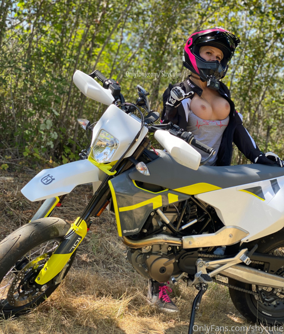 Photo by shycutie published on August 15,2023 02:49:29 - BestThots