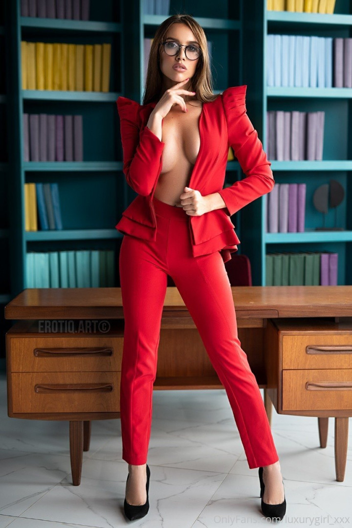 Photo by luxurygirl_xxx published on August 24,2023 16:36:08 - BestThots