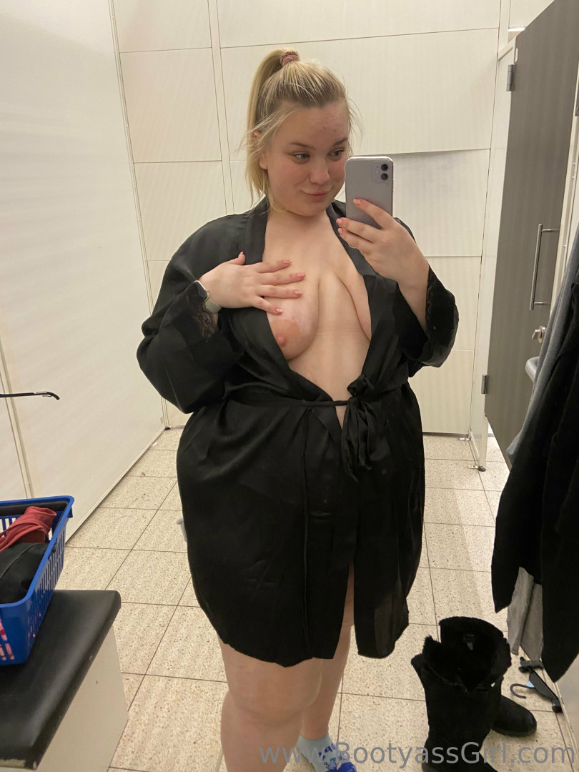Photo by bootyassgirl published on July 18,2023 15:31:42 - BestThots
