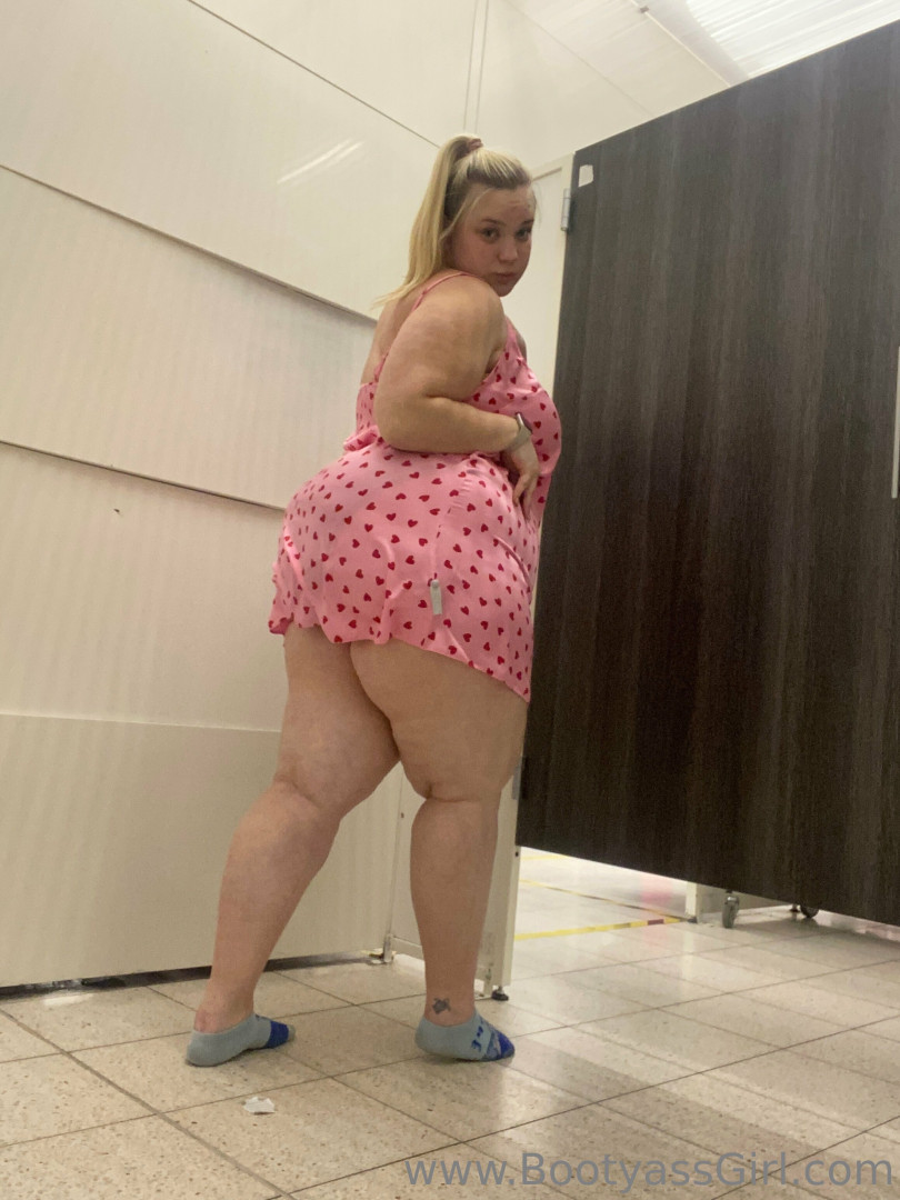 Photo by bootyassgirl published on July 18,2023 15:32:22 - BestThots