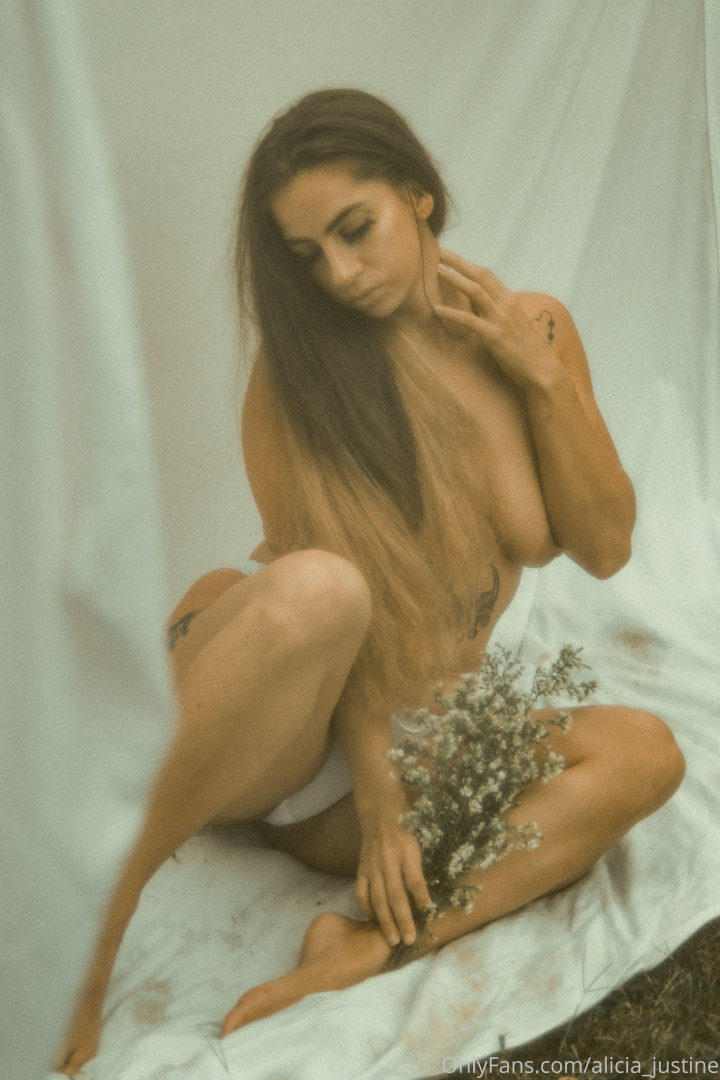 Photo by alicia_justine published on June 22,2023 03:47:22 - BestThots