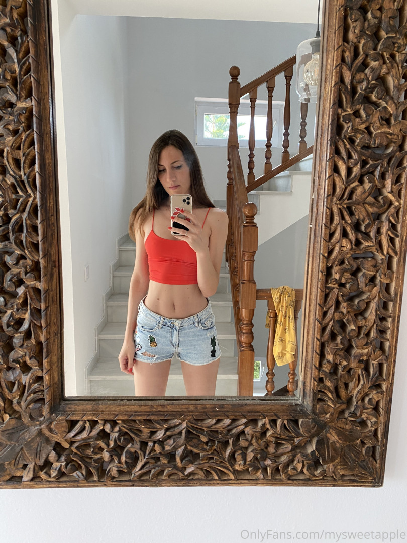 Photo by mysweetapple published on October 16,2023 20:05:15 - BestThots