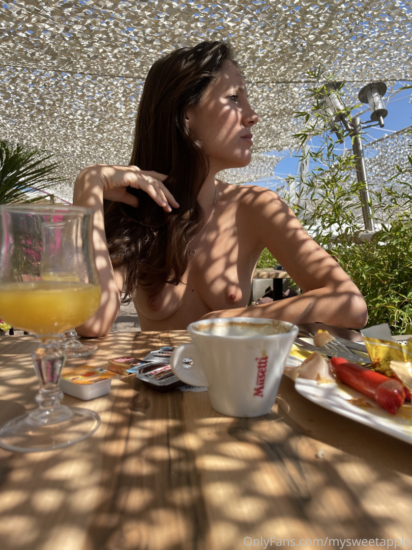 Photo by mysweetapple published on October 16,2023 20:08:01 - BestThots