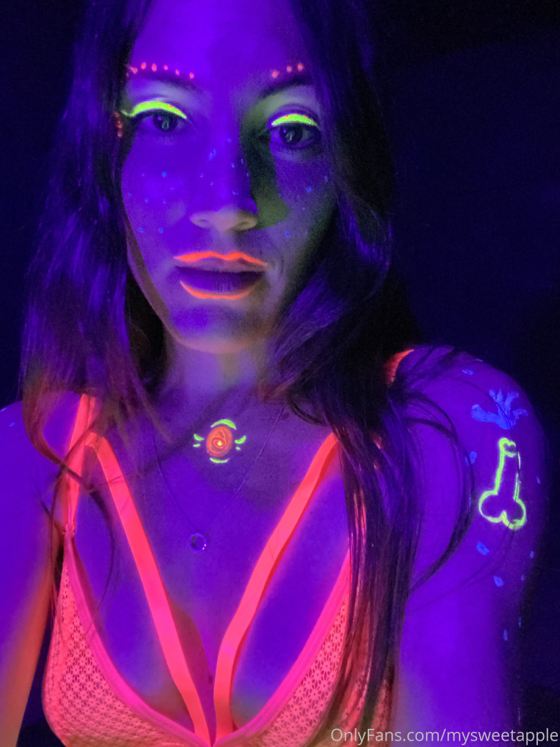 Photo by mysweetapple published on October 16,2023 20:08:51 - BestThots