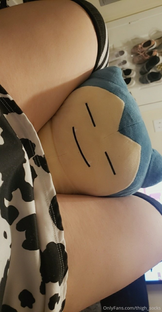 Photo by thigh_socks published on October 12,2023 08:34:47 - BestThots