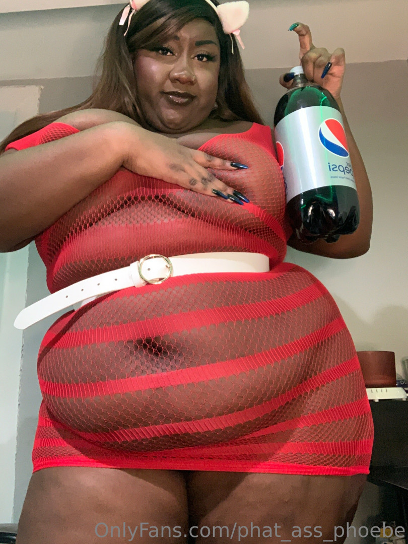 Photo by phat_ass_phoebe published on July 5,2023 18:13:50 - BestThots