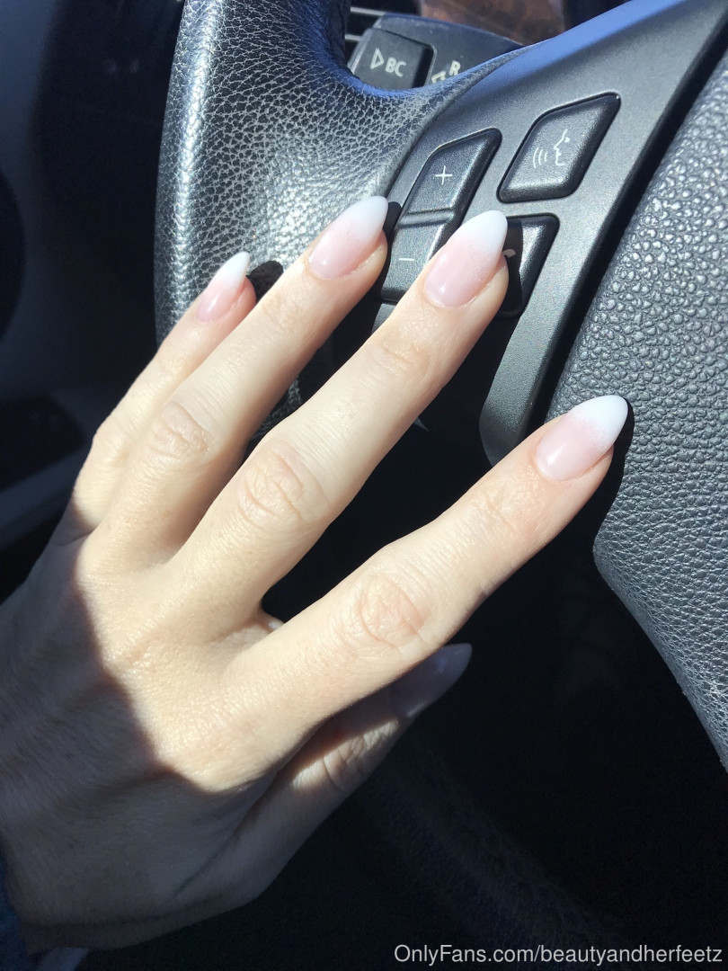 Photo by beautyandherfeetz published on October 16,2023 12:24:27 - BestThots