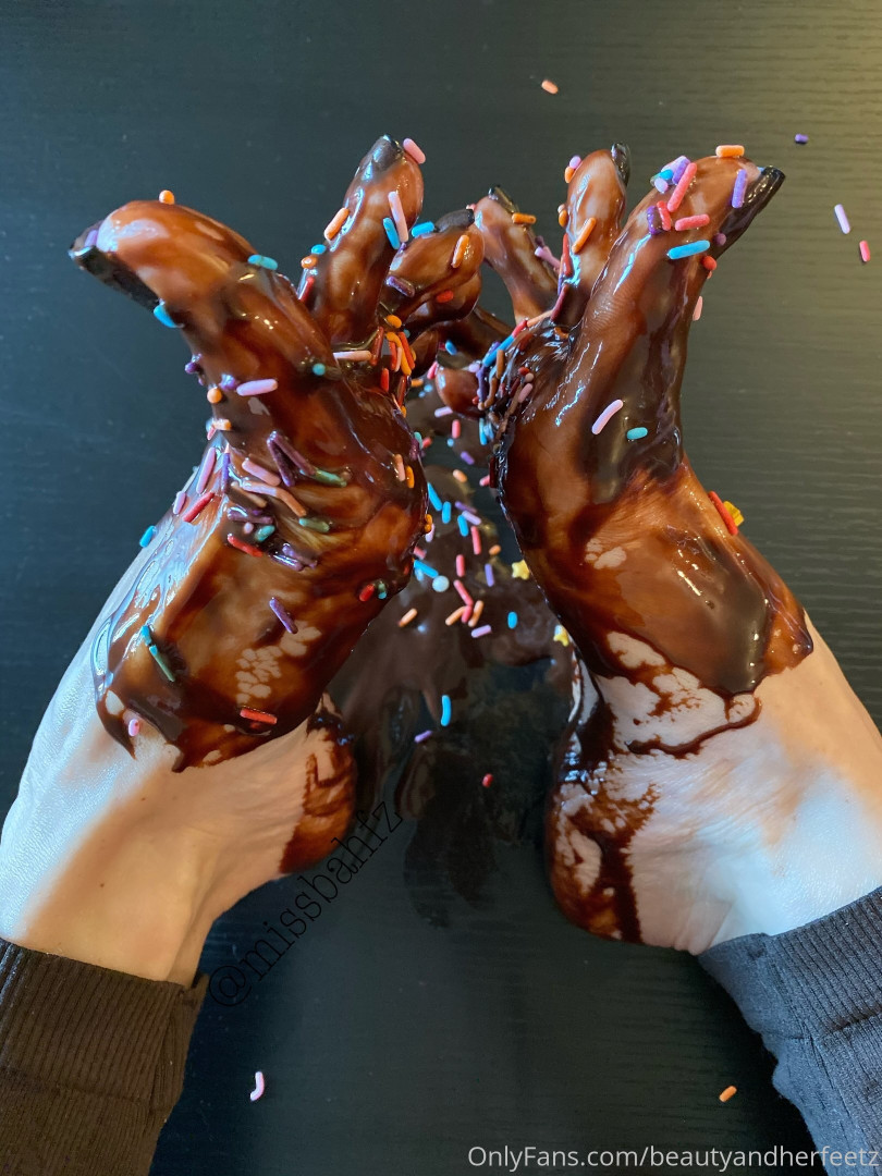 Photo by beautyandherfeetz published on October 16,2023 12:26:48 - BestThots