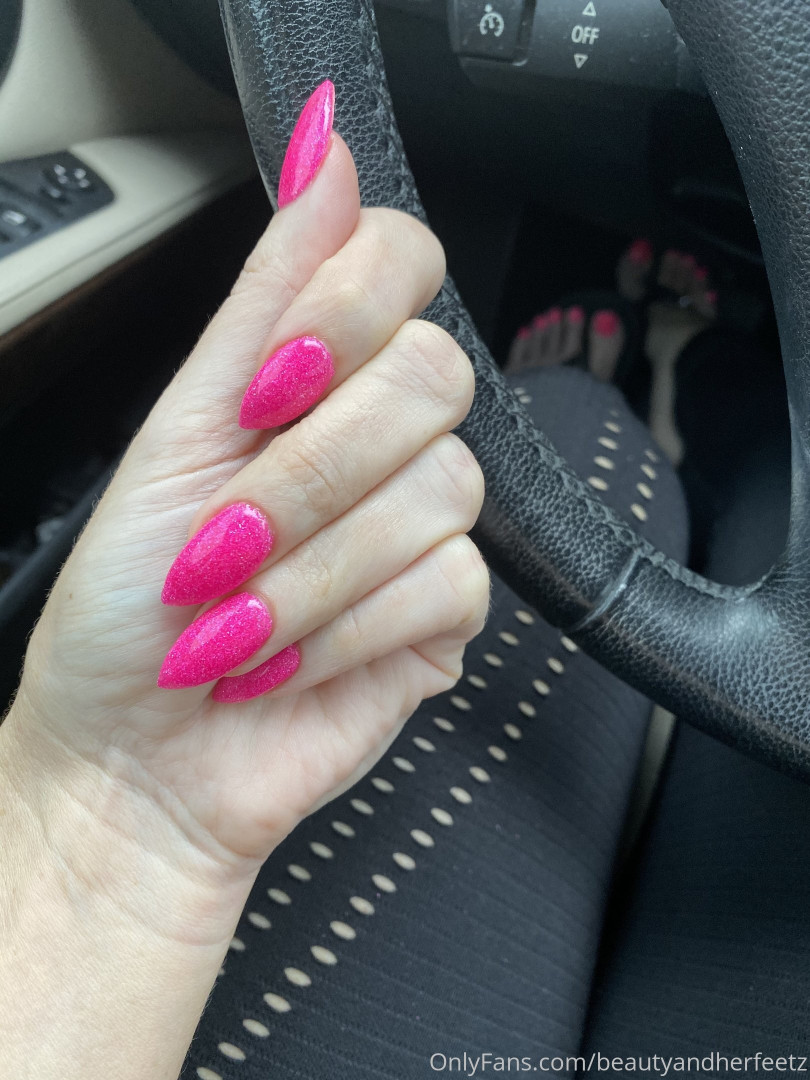 Photo by beautyandherfeetz published on October 16,2023 12:29:03 - BestThots