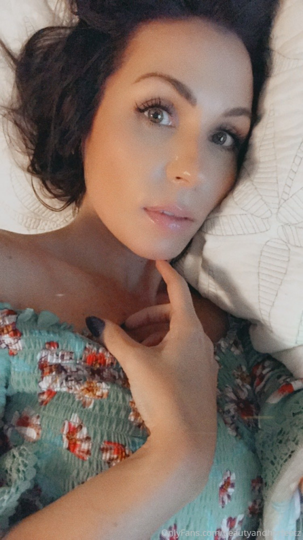 Photo by beautyandherfeetz published on October 16,2023 12:36:15 - BestThots