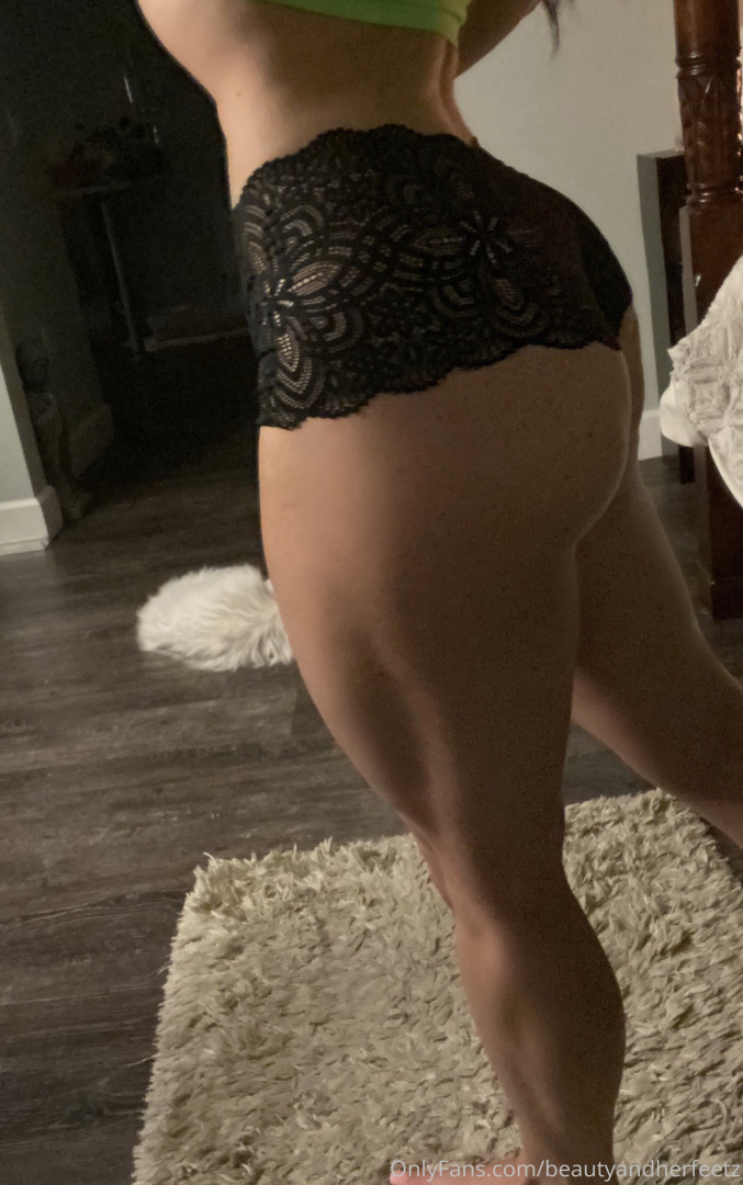 Photo by beautyandherfeetz published on October 16,2023 12:37:01 - BestThots