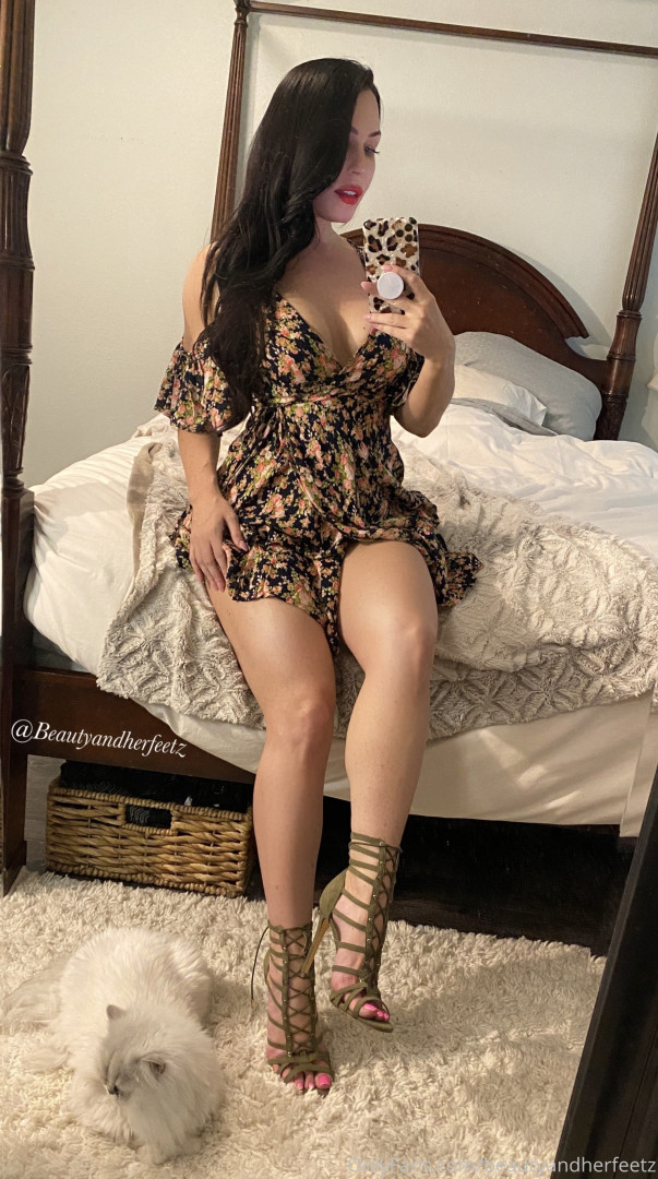 Photo by beautyandherfeetz published on December 10,2023 19:12:13 - BestThots
